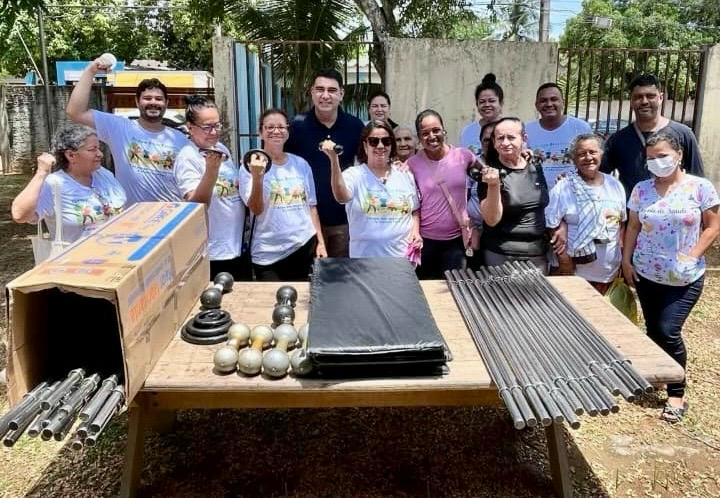 Cuidar da terceira idade é prioridade, afirma Samir Bestene ao destacar ação em projeto comunitário no Conjunto Universitário